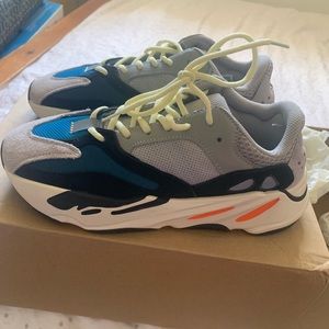 Adidas yezzy boost wave runner